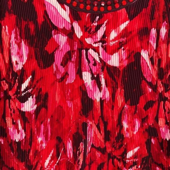 Catherines Women's Floral Bell Sleeves Stretch Blouse Red Black Plus Size 1X - Picture 6 of 8